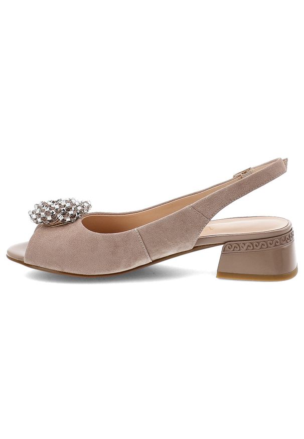 Sandały damskie S.Barski, ze skóry naturalnej z efektowną biżuteryjną ozdobą i stabilnym obcasem, beżowe, CR61-3030. Kolor: beżowy. Materiał: skóra. Wzór: aplikacja. Obcas: na obcasie. Wysokość obcasa: średni