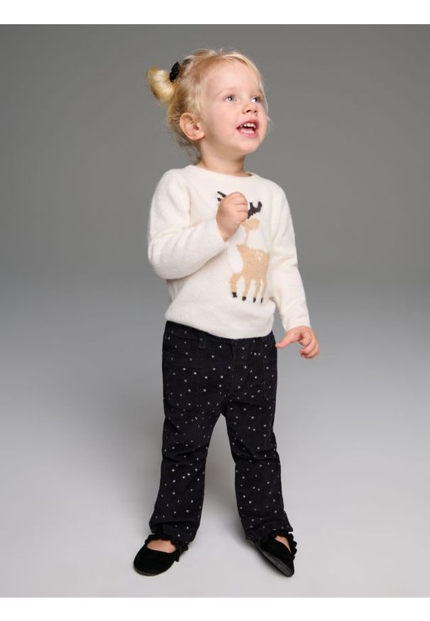 Sinsay - Jeansy ze wzorkiem w gwiazdki - czarny. Kolor: czarny