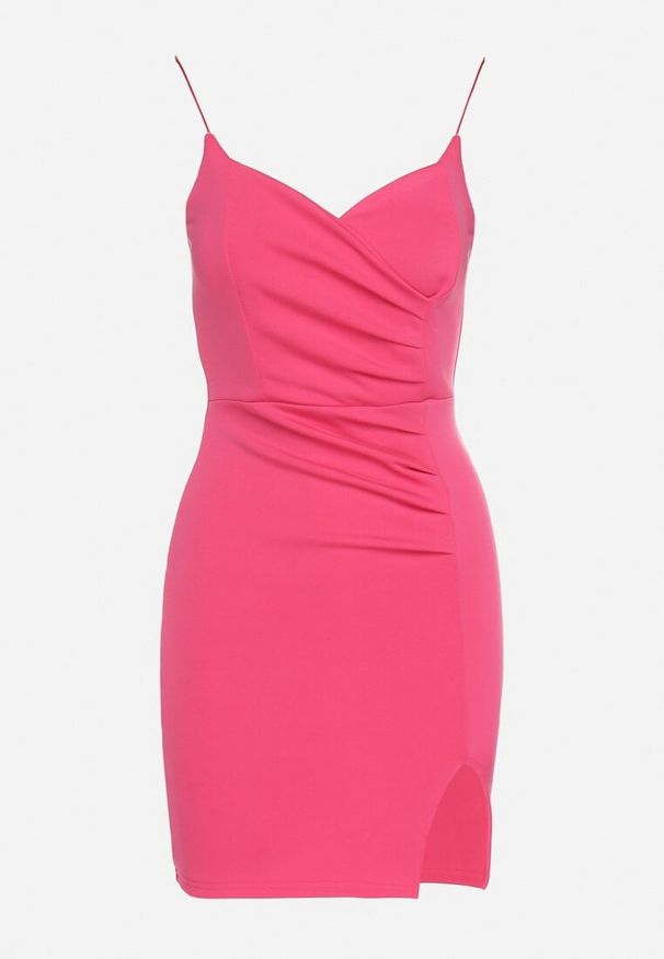 Born2be - Fuksjowa Dopasowana Sukienka z Rozcięciem na Nogę Lunitena. Kolor: różowy. Materiał: materiał. Typ sukienki: dopasowane. Styl: elegancki, klasyczny