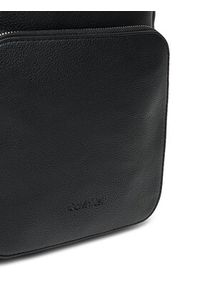 Calvin Klein Saszetka Micro Pebble Crossbody S LV04D3076G Czarny. Kolor: czarny. Materiał: skóra