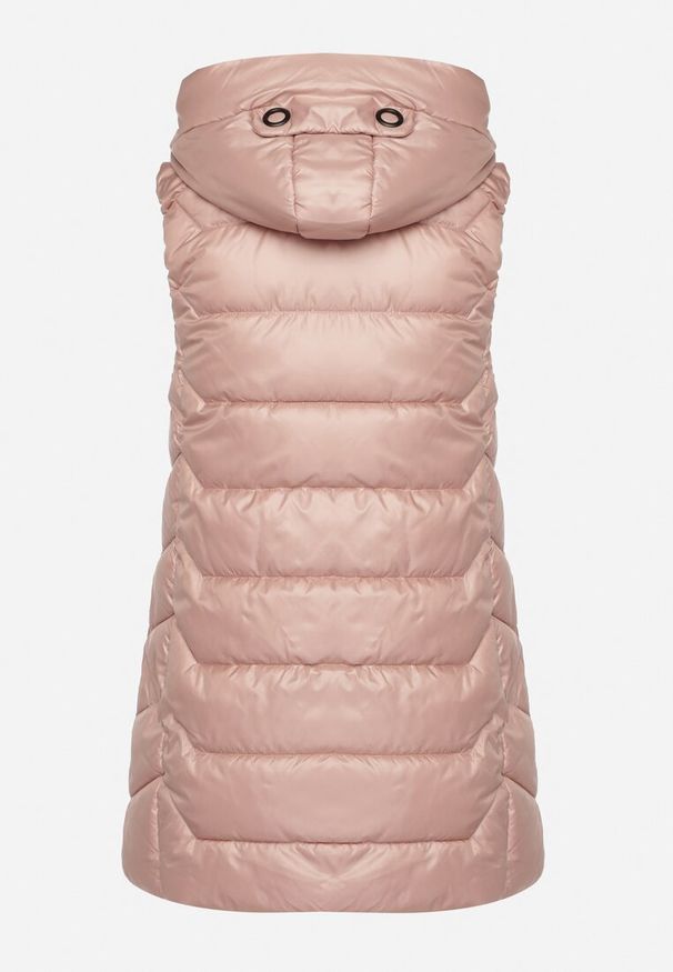 Born2be - Różowa Kamizelka z Odpinanym Kapturem Pikowana z Kieszeniami Quillasa. Kolor: różowy. Materiał: materiał. Sezon: wiosna, jesień