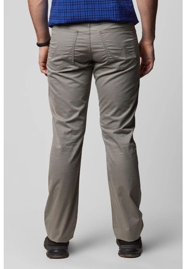 Wrangler - WRANGLER ARIZONA STRETCH MĘSKIE SPODNIE MATERIAŁOWE LIGHT OLIVE W12OAN148. Materiał: materiał