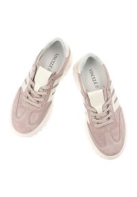 Sneakersy damskie Vinceza, cholewka ze skóry naturalnej zamszowej z kontrastowymi panelami klasyczne wiązanie masywna platformowa podeszwa, beżowe, 7. Okazja: na co dzień. Zapięcie: sznurówki. Kolor: beżowy. Materiał: skóra, zamsz. Szerokość cholewki: normalna. Sport: turystyka piesza #3