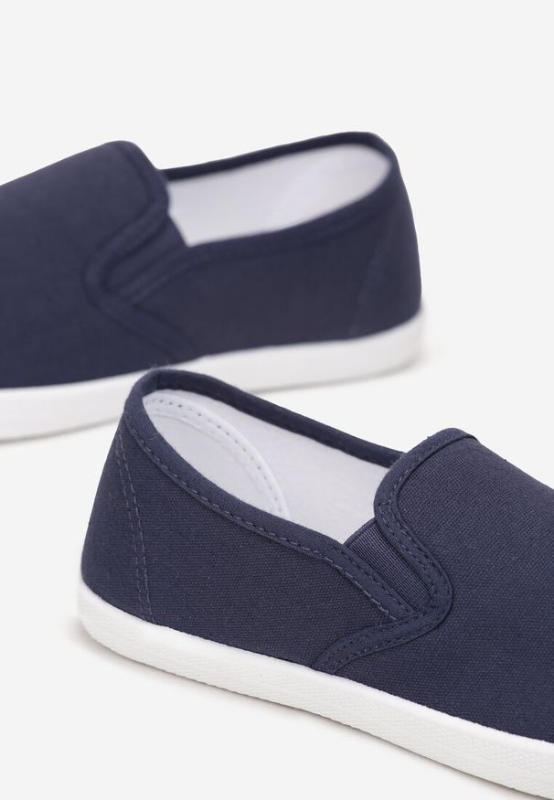 Born2be - Granatowe Wsuwane Tenisówki Materiałowe Kalaiya. Okazja: na co dzień. Zapięcie: bez zapięcia. Kolor: niebieski. Materiał: materiał. Styl: casual