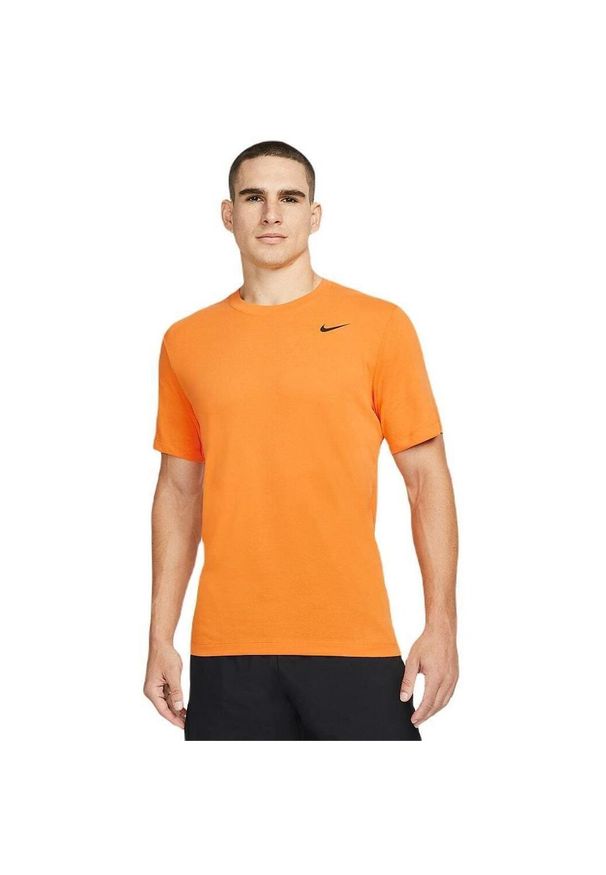 Koszulka treningowa męska Nike Crew Solid. Kolor: pomarańczowy. Materiał: poliester. Technologia: Dri-Fit (Nike)