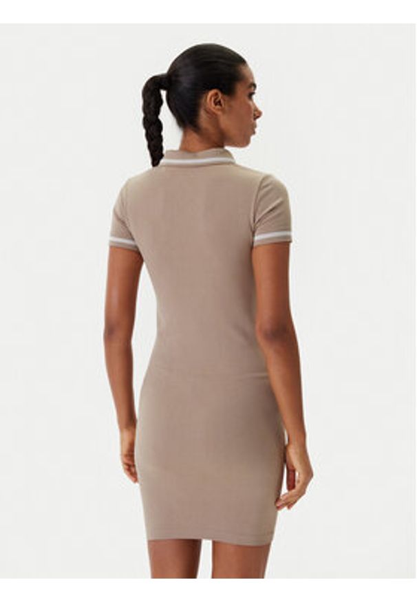 Guess Sukienka codzienna V6RK02 Z4692 Beżowy Slim Fit. Okazja: na co dzień. Kolor: beżowy. Materiał: syntetyk. Typ sukienki: proste. Styl: casual