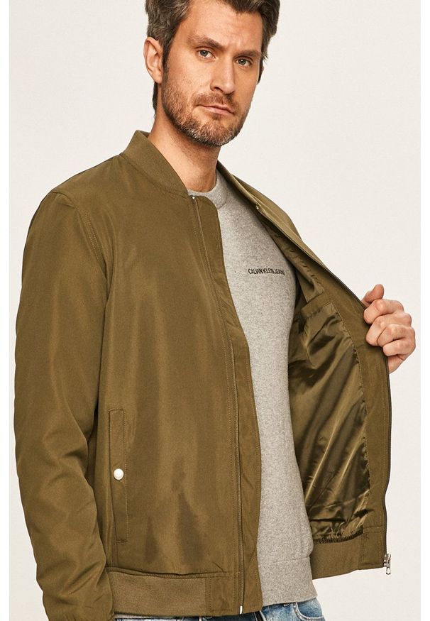 Only & Sons - Kurtka bomber. Kolor: zielony. Materiał: tkanina. Wzór: gładki