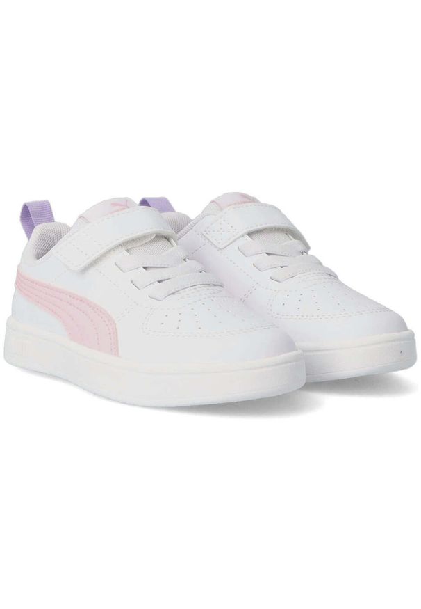 Buty do chodzenia dla dzieci Puma Rickie AC. Zapięcie: rzepy. Kolor: biały, niebieski, wielokolorowy. Materiał: guma, syntetyk, materiał. Szerokość cholewki: normalna. Sport: turystyka piesza