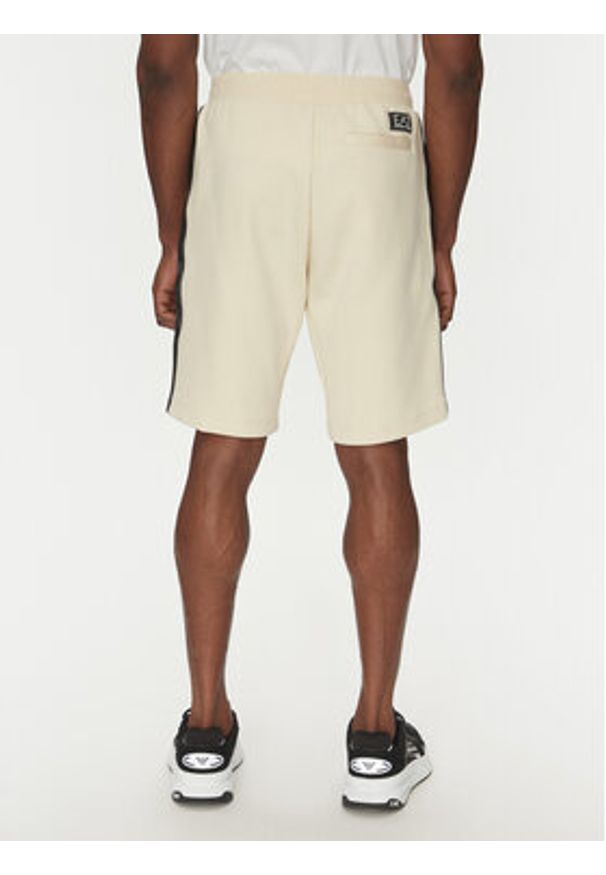 EA7 Emporio Armani Szorty sportowe 7M000544 AF12660 U1079 Écru Regular Fit. Materiał: syntetyk. Styl: sportowy
