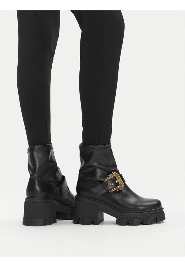 Versace Jeans Couture Botki 79VA3S80 Czarny. Kolor: czarny. Materiał: skóra