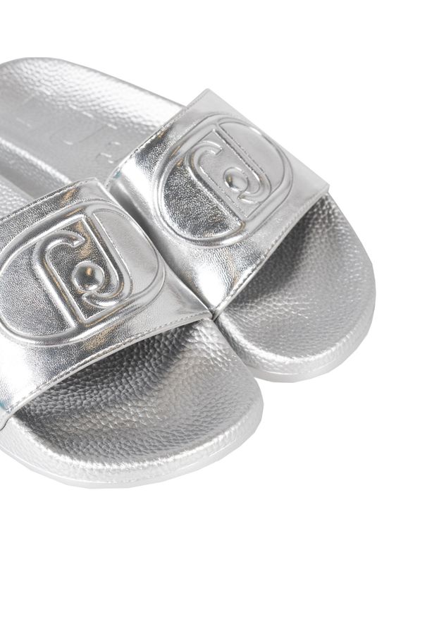 Liu Jo Klapki "Kos 1" | BA3147 EX029 | Kobieta | Srebrny. Okazja: na co dzień. Kolor: srebrny. Materiał: materiał. Styl: casual, elegancki