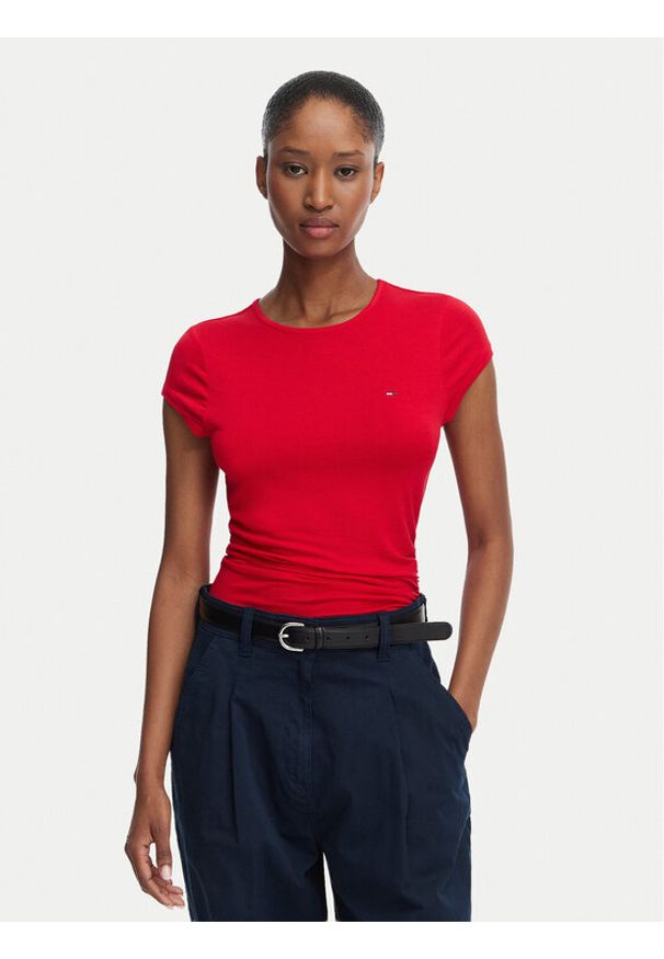 Tommy Jeans T-Shirt Draped DW0DW22802 Czerwony Slim Fit. Kolor: czerwony. Materiał: wiskoza