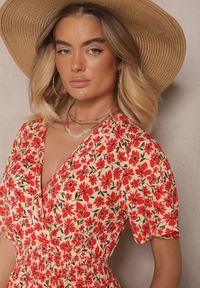 Renee - Jasnobeżowa Sukienka Rozkloszowana o Kopertowym Kroju w Kwiatowy Print Borriz. Okazja: na co dzień. Kolor: beżowy. Materiał: materiał. Wzór: kwiaty, nadruk. Sezon: lato, wiosna. Typ sukienki: kopertowe. Styl: casual, elegancki #3