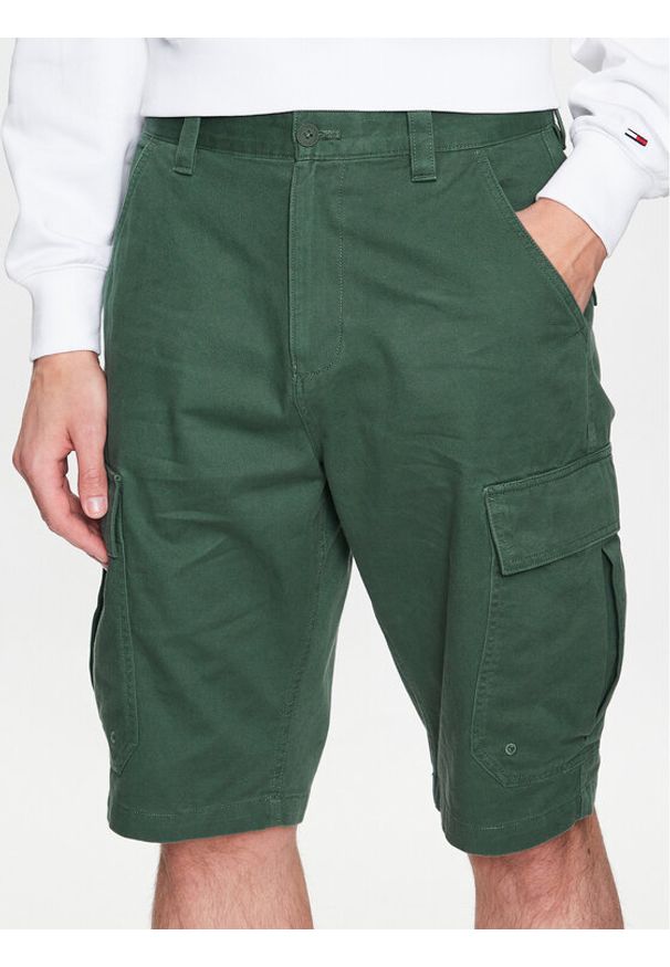 Tommy Jeans Szorty materiałowe Aiden Baggy DM0DM15974 Zielony Regular Fit. Kolor: zielony. Materiał: bawełna