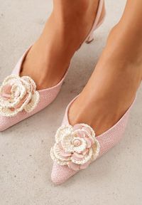 Renee - Różowe Sandały Slingback na Kaczuszce z Tweedowymi Wstawkami i Kwiatem 3D Zehe. Okazja: na co dzień, na imprezę. Zapięcie: bez zapięcia. Kolor: różowy. Materiał: jeans, koronka. Wzór: kwiaty. Obcas: na szpilce. Styl: casual, elegancki #7