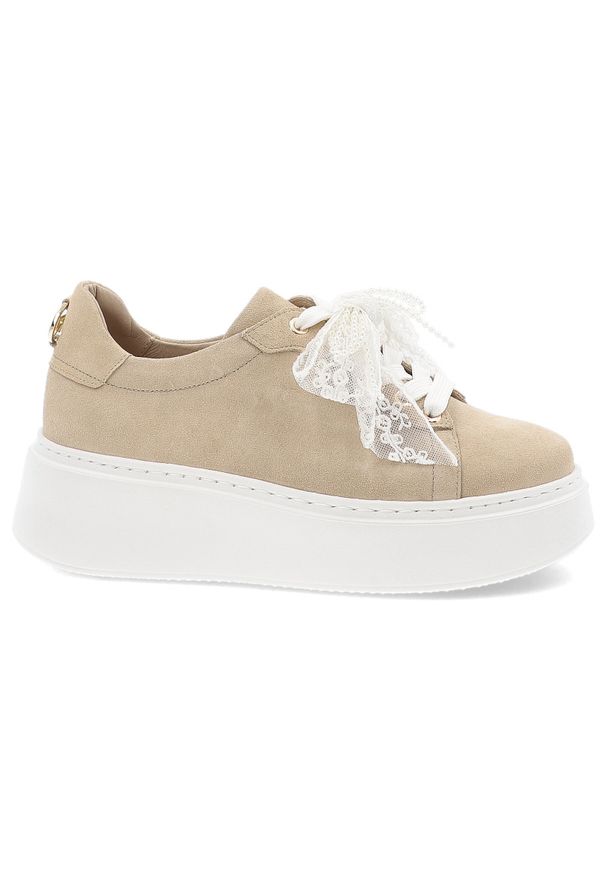 Beżowe Sneakersy Karino Stylowe Obuwie Damskie Na Platformie. Okazja: na co dzień. Zapięcie: sznurówki. Kolor: beżowy. Materiał: welur, koronka. Wzór: aplikacja, koronka. Obcas: na platformie. Styl: elegancki