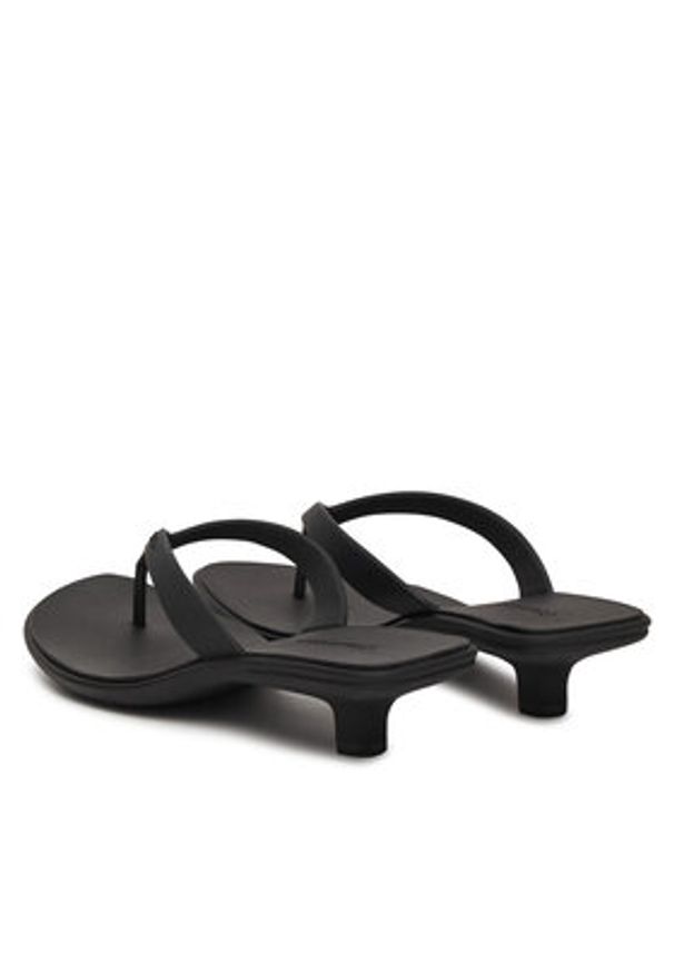 Calvin Klein Japonki Flip Flop Kitten Heel Thong Tpu HW0HW02965 Czarny. Kolor: czarny. Materiał: skóra