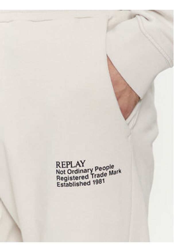 Replay Spodnie dresowe M9993.000.23650P Beżowy Regular Fit. Kolor: beżowy. Materiał: bawełna