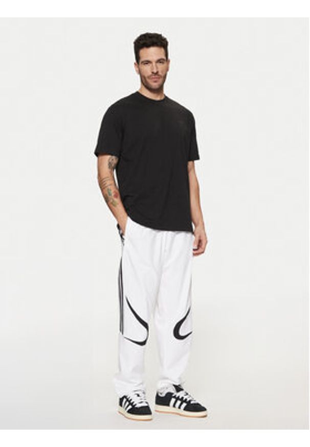 Adidas - adidas T-Shirt Trefoil Series JP0193 Czarny Regular Fit. Kolor: czarny. Materiał: bawełna