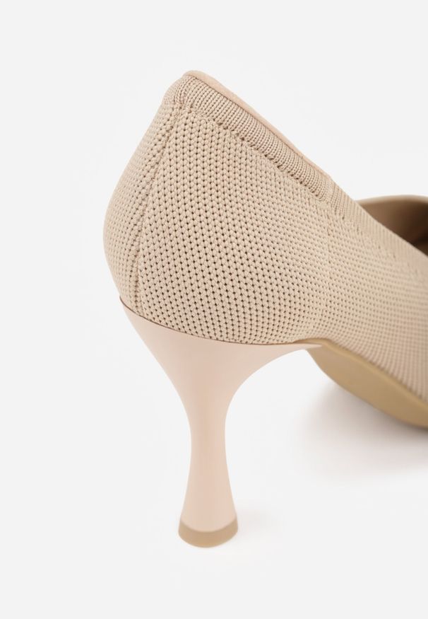 Renee - Ciemnobeżowe Dzianinowe Szpilki VICES z Wkładką Soft-Pillow i Miękkim Zapiętkiem Thene. Nosek buta: szpiczasty. Kolor: beżowy. Materiał: dzianina. Szerokość cholewki: normalna. Obcas: na szpilce. Styl: klasyczny. Wysokość obcasa: średni