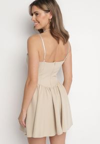 Born2be - Beżowa Gorsetowa Sukienka z Rozkloszowanym Dołem Lealetia. Typ kołnierza: dekolt gorset. Kolor: beżowy. Długość rękawa: na ramiączkach. Typ sukienki: gorsetowe #6