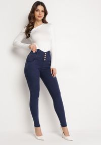 Born2be - Granatowe Spodnie Jeansowe z Wysoką Talią Paper Bag z Guzikami Prilia. Kolor: niebieski. Materiał: jeans