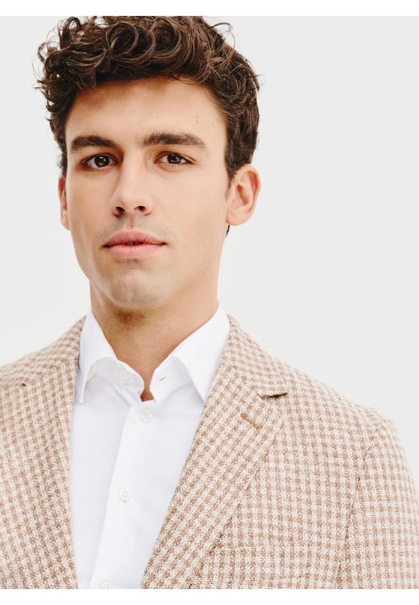 Pako Lorente - PAKO LORENTE – Beżowa marynarka w pepitkę. Okazja: na co dzień. Kolor: beżowy. Materiał: poliester, wiskoza. Sezon: wiosna. Styl: casual