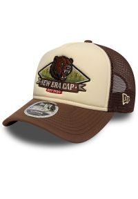 Czapka unisex New Era Graphic 9FORTY M-Crown A-Frame Trucker 60771806 - brązowo-beżowa. Kolor: brązowy, beżowy, wielokolorowy. Materiał: poliester, nylon, materiał #1