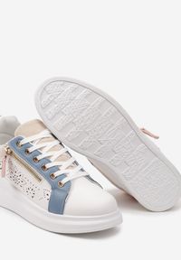 Born2be - Biało-Niebieskie Sneakersy z Ozdobnym Suwakiem Rosadella. Nosek buta: okrągły. Zapięcie: sznurówki. Kolor: biały. Materiał: materiał. Obcas: na obcasie. Wysokość obcasa: niski #2