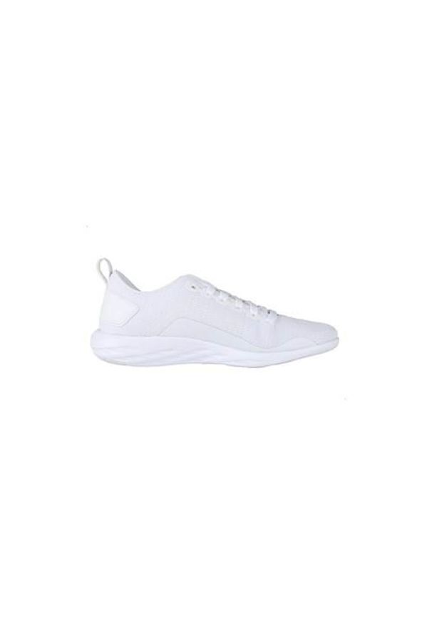 Buty do chodzenia damskie Reebok Astroride WA. Zapięcie: sznurówki. Kolor: biały. Materiał: guma, materiał, syntetyk. Szerokość cholewki: normalna. Sport: turystyka piesza