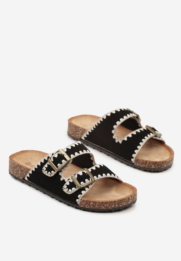 Born2be - Czarne Klapki na Grubej Podeszwie z Korka ze Wzorem Boho Odrielle. Okazja: na co dzień. Kolor: czarny. Styl: boho