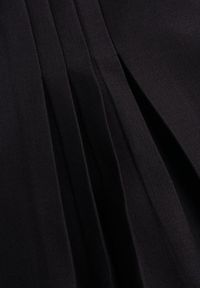 Renee - Czarne Rozkloszowane Spódnico-Spodenki Plisowane High Waist z Paskiem Bastorea. Okazja: na spacer. Stan: podwyższony. Kolor: czarny. Materiał: tkanina. Styl: elegancki #6