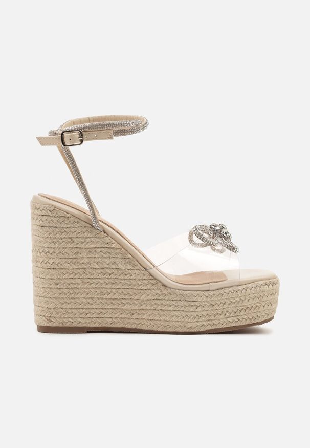 Renee - Beżowe Sandały Espadryle Vices na Koturnie z Transparentnym Paskiem i Cyrkoniami Neonellea. Okazja: na co dzień. Zapięcie: pasek. Kolor: beżowy. Sezon: lato. Obcas: na koturnie. Styl: casual, klasyczny