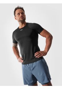 4f - Koszulka treningowa szybkoschnąca męska 4F x Robert Lewandowski. Kolor: czarny. Materiał: materiał. Długość rękawa: raglanowy rękaw. Sport: fitness #2