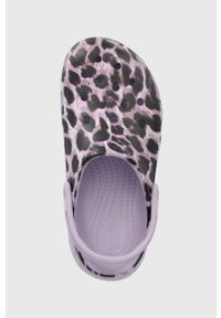 Crocs klapki dziecięce kolor fioletowy. Nosek buta: okrągły. Kolor: fioletowy. Materiał: materiał, guma. Obcas: na platformie #2