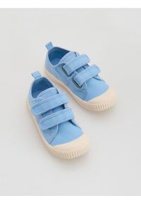 Reserved - Trampki na rzepy barefoot - jasnoniebieski. Zapięcie: rzepy. Kolor: niebieski. Materiał: materiał, bawełna #1
