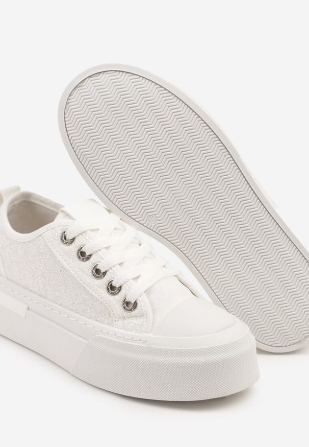 Born2be - Białe Trampki na Grubej Podeszwie z Haftami Nolaura. Okazja: na co dzień. Kolor: biały. Materiał: jeans, skóra. Wzór: haft. Styl: casual