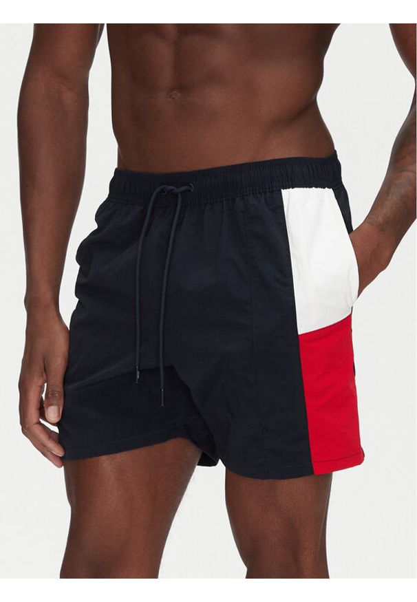 TOMMY HILFIGER - Tommy Hilfiger Szorty kąpielowe UM0UM03483 Granatowy Slim Fit. Kolor: niebieski. Materiał: syntetyk