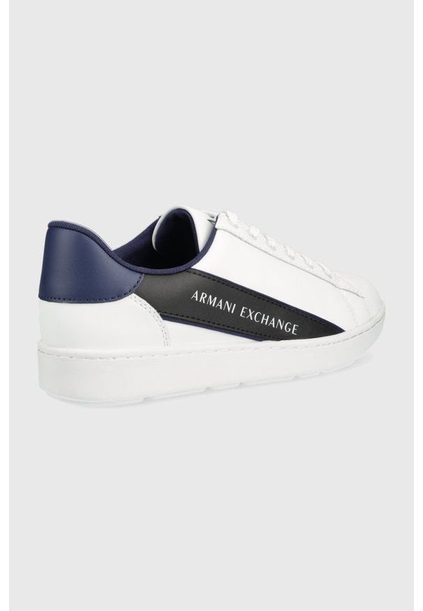 Armani Exchange sneakersy kolor biały. Nosek buta: okrągły. Zapięcie: sznurówki. Kolor: biały. Materiał: materiał, guma
