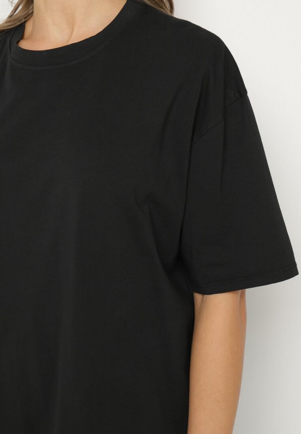 Born2be - Czarny Bawełniany T-shirt Koszulka z Krótkim Rękawem Bevima. Kolor: czarny. Materiał: bawełna. Długość rękawa: krótki rękaw. Długość: krótkie