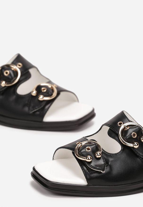 Born2be - Czarne Klapki na Niskim Obcasie z Sprzączkami Kisley. Kolor: czarny. Sezon: wiosna, lato. Obcas: na obcasie. Styl: elegancki. Wysokość obcasa: niski