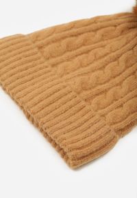 Born2be - Brązowa Czapka w Warkoczowy Splot z Pomponem Vetisare. Kolor: brązowy. Materiał: dzianina, jeans. Wzór: ze splotem #2