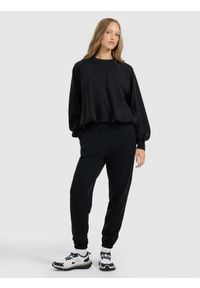 4f - 4F Bluza dresowa nierozpinana z modalem damska - czarna M. Okazja: na co dzień. Kolor: czarny. Materiał: dresówka. Styl: casual