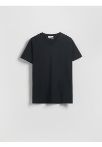 Reserved - T-shirt slim z dekoltem V - czarny. Kolor: czarny. Materiał: bawełna, dzianina