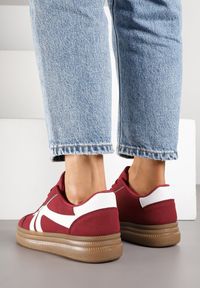 Born2be - Bordowe Sneakersy w Stylu Tenisówek z Paskami Wiatalle. Okazja: na co dzień, na spacer. Zapięcie: pasek. Kolor: czerwony. Materiał: jeans. Sport: turystyka piesza