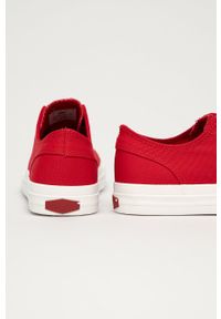 Cross Jeans Tenisówki damskie kolor czerwony. Nosek buta: okrągły. Zapięcie: sznurówki. Kolor: czerwony. Materiał: guma