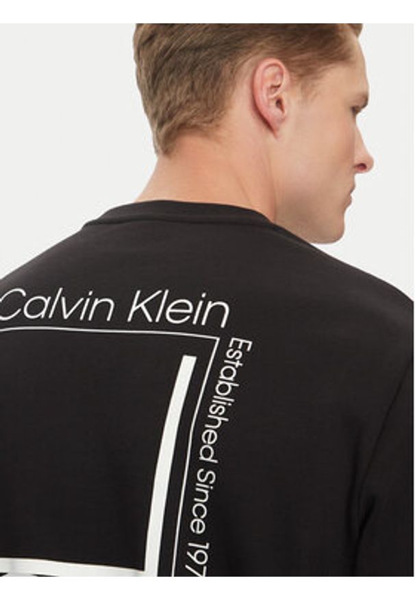 Calvin Klein Bluza Linear Box Logo K10K114259 Czarny Regular Fit. Kolor: czarny. Materiał: bawełna