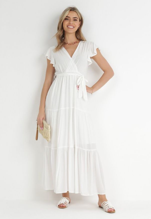 Born2be - Biała Sukienka Cephemus. Kolor: biały. Materiał: materiał. Wzór: jednolity, gładki. Sezon: lato. Typ sukienki: rozkloszowane, kopertowe. Styl: wakacyjny. Długość: maxi
