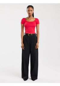 Big-Star - Koszulka damska slim z dekoltem caro czerwona Missa 603. Okazja: na co dzień. Kolor: czerwony. Materiał: jeans, materiał, żakard, prążkowany. Styl: casual #4