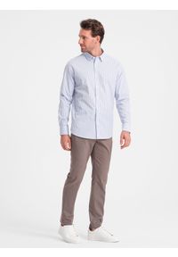 Ombre Clothing - Męska koszula bawełniana REGULAR FIT w pionowe paski - błękitno-biała OM-SHOS-0155 - XXL. Typ kołnierza: kołnierzyk klasyczny. Kolor: niebieski. Materiał: bawełna. Długość rękawa: długi rękaw. Długość: długie. Wzór: paski. Styl: klasyczny #9
